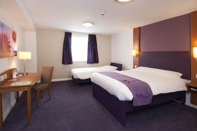 Premier Inn Portsmouth North Harbour Extérieur photo
